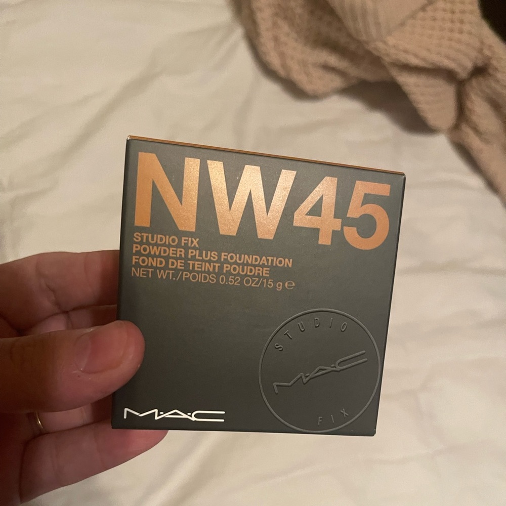 MAC NW45 studio fix powder plus foundation